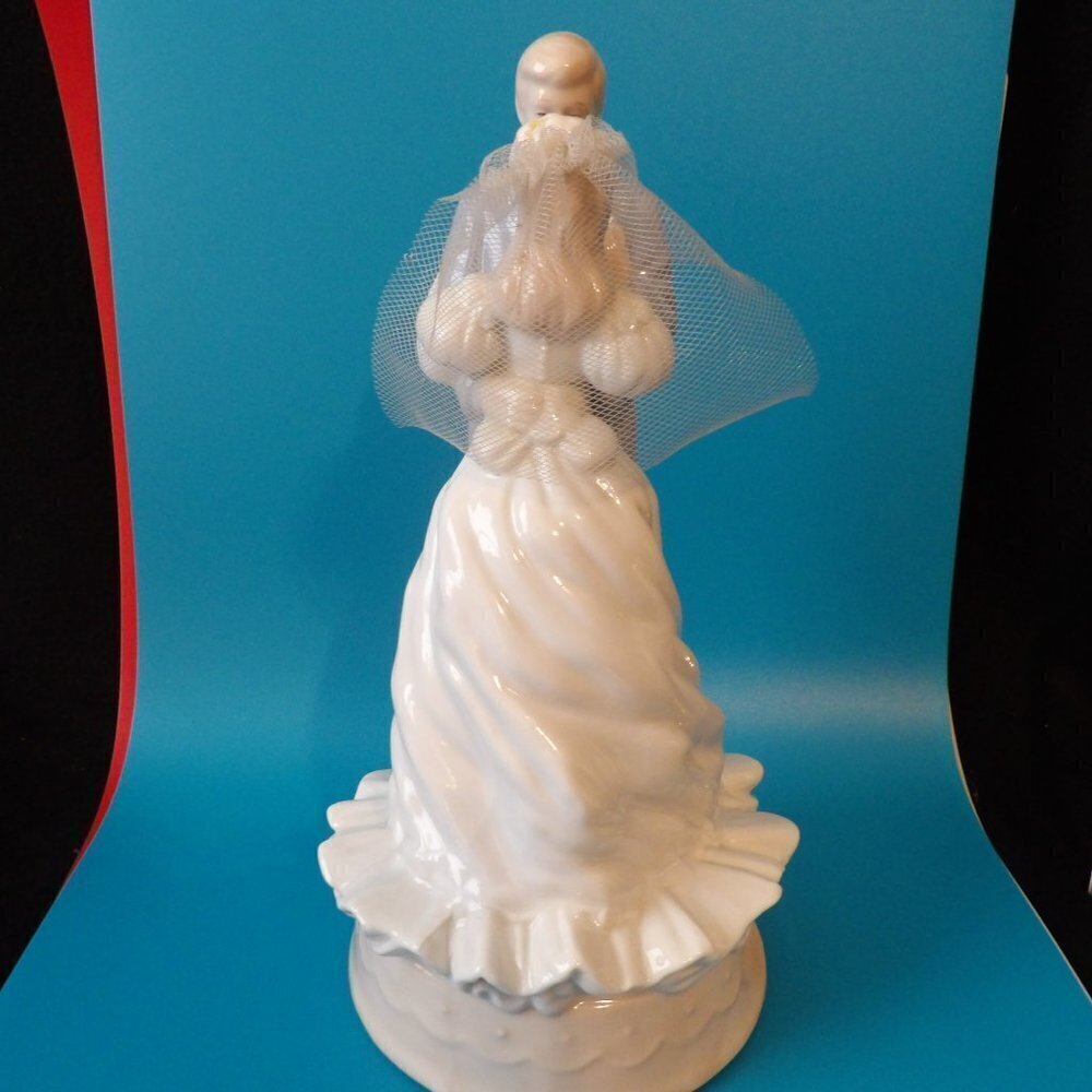 Vintage Bride and Groom with Music Box - Picture 5 of 8